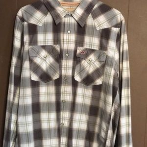 Men’s Hollister shirt